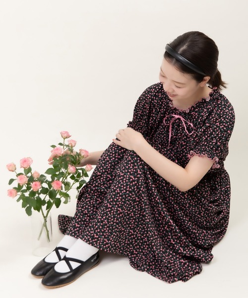 ワンピース ポンチsmall roseプリント パフスリーブワンピースの画像