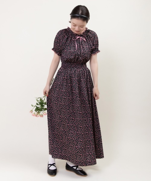 ワンピース ポンチsmall roseプリント パフスリーブワンピースの画像