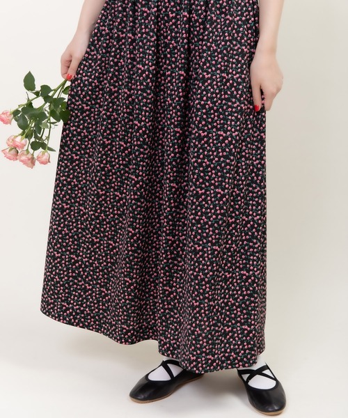 ワンピース ポンチsmall roseプリント パフスリーブワンピースの画像