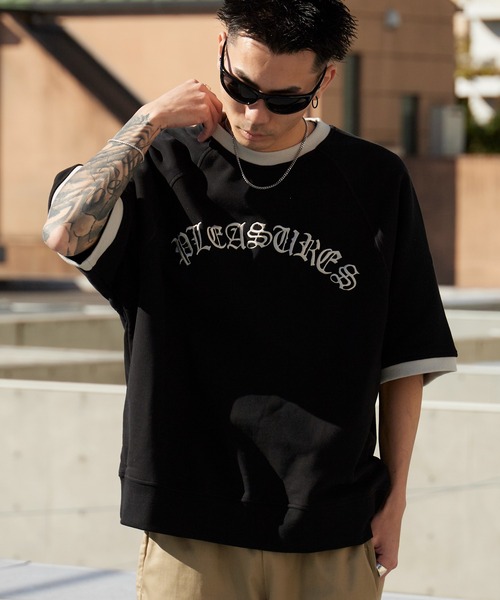 PLEASURES（プレジャーズ） tシャツ オールドイングリッシュブランド