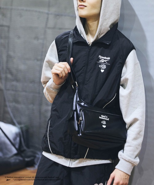 ST. ROONEY ブラック ノースリーブベスト kaoyorinakami ベスト ジレ Reebok nylon vest / リーボックナイロン