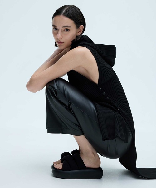 CHARLES ＆ KEITH サンダル ストレッチ ファブリックストラッ