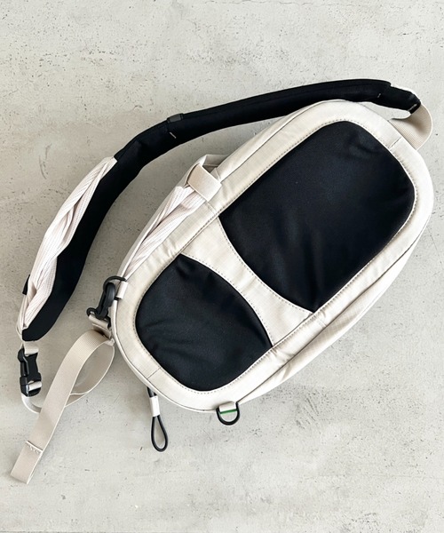 THE NORTH FACE 多機能収納 スリング ボディバッグ 日本未発売! THE NORTH FACE 多機能収納 スリング ボディバッグ 日本未発売