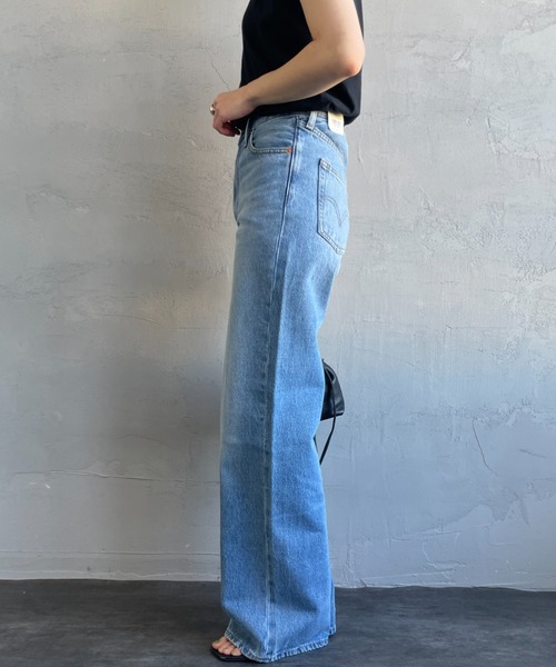 ワイドパンツ ジーンズ デニム デニムパンツ 「LEVI’S/リーバイス」 RIBCAGE ワイドシルエット ハイライズストレートデニム レディースの画像