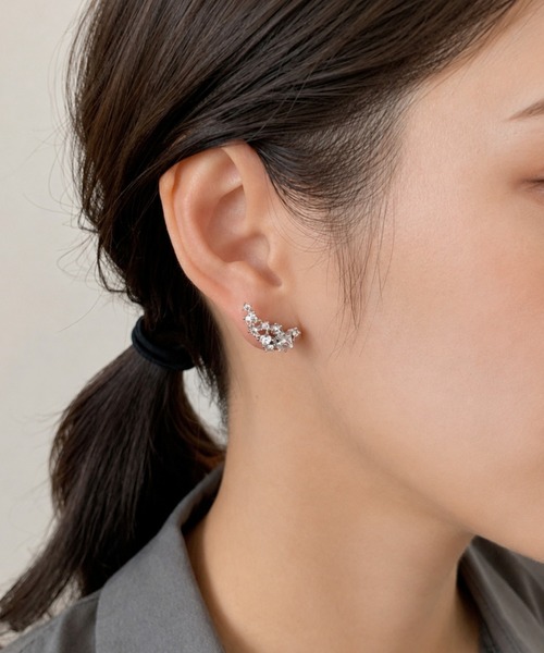 【685】白いビジューとラインストーンのピアス ciite' ピアス ビジューラインストーンピアス (両耳用) レディース