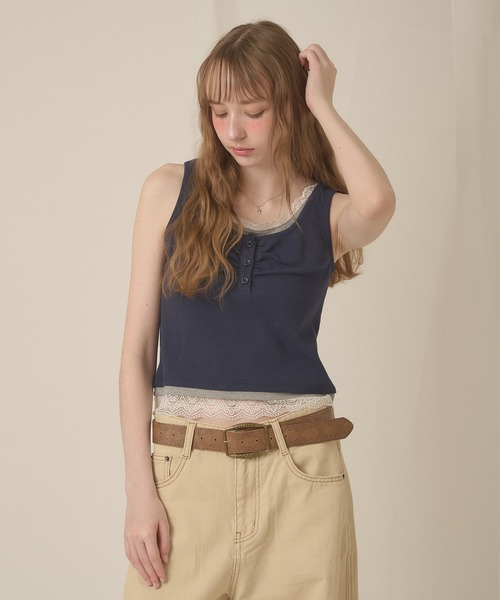 シャネル　ノースリーブカットソー　ロゴプレート　タンクトップ40 ベージュ hazyl タンクトップ ノースリーブ lace henry layered tanktop