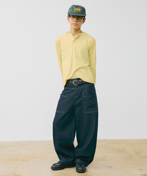 カイチ - ダメージペイント加工デニムパンツ　INTER FACTORY INTER FACTORY（インターファクトリー）の「カイチ - ダメージペイント