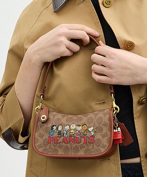 PEANUTS ショルダーバッグ バッグ オンライン限定「COACH X
