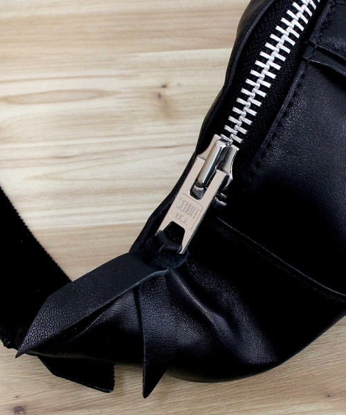 Schott N.Y.C（ショット） ショルダーバッグ PADDED BODY BAG メンズ