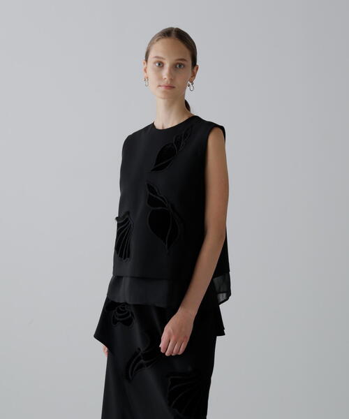 美品♪ADORE アドーア クルーネック半袖ブラウス 38 黒 洗える とろみ ADORE（アドーア） ブラウス シャツ シークリーチャーズブラウス