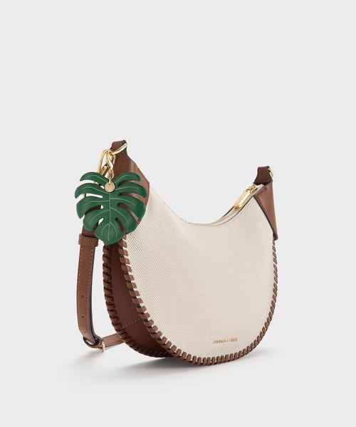 追跡★Charles&Keith Blume チャーム付き ショルダーバッグ CHARLES ＆ KEITH ショルダーバッグ バッグ Blume ブリュム