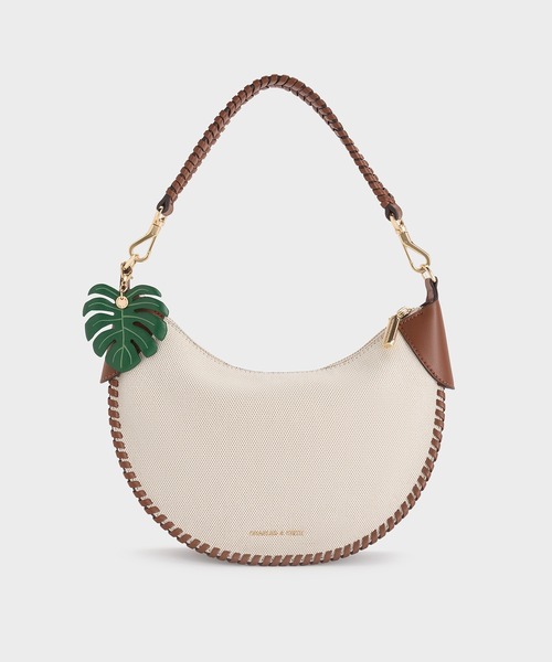 追跡★Charles&Keith Blume チャーム付き ホーボーバッグ CHARLES ＆ KEITH ショルダーバッグ バッグ Blume ブリュム
