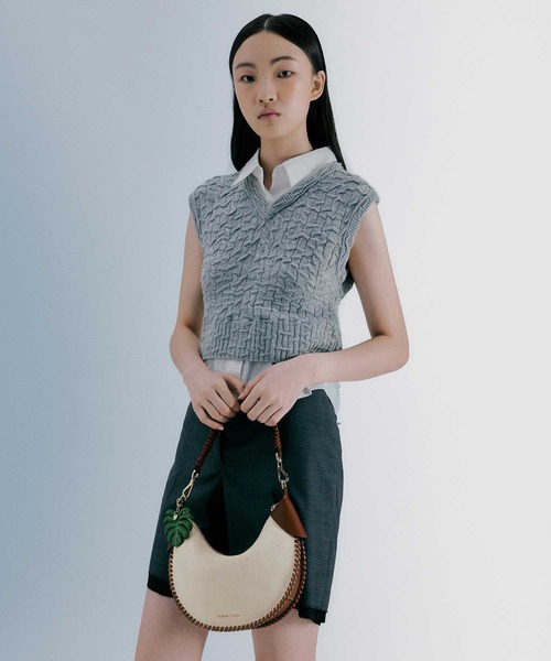 追跡★Charles&Keith Blume チャーム付き ショルダーバッグ CHARLES ＆ KEITH ショルダーバッグ バッグ Blume ブリュム