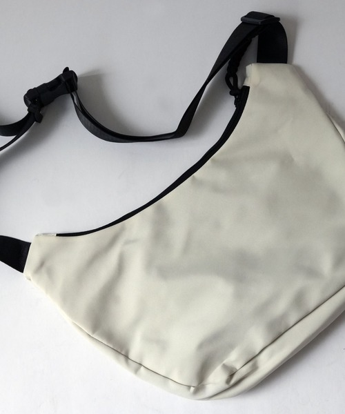 Port（ポート） ショルダーバッグ バッグ 「 」 ハーフムーン型