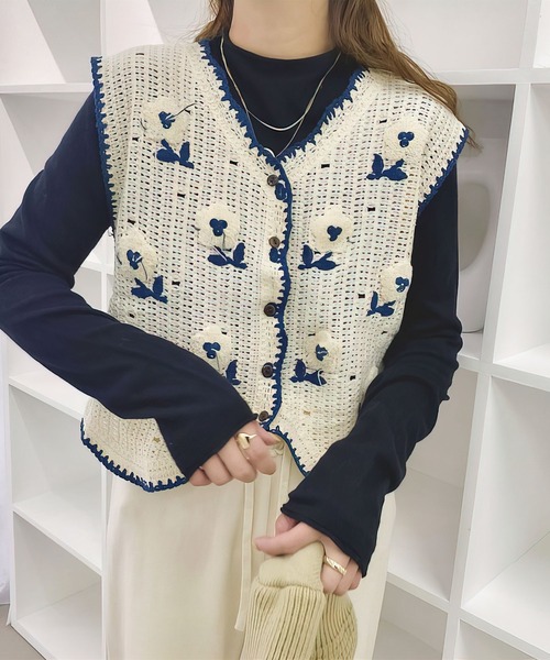 【新品】DEMY BY DEMYLEE ニットベスト アニマル刺繍 S 新品】DEMY BY DEMYLEE ニットベスト アニマル刺繍 S