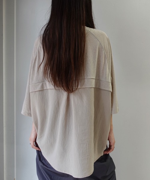 トップス TTT CORNERS tシャツ ロゴプリント入りシアートップス レディース