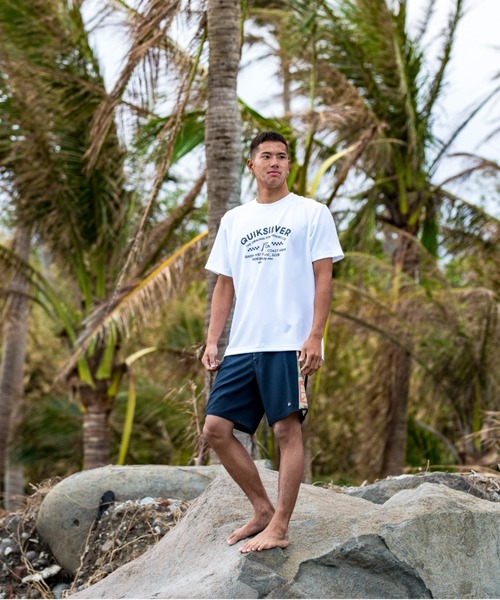クイックシルバー　メンズ　XL 少し破れありの為格安です！ Quiksilver（クイックシルバー） ラッシュガード BRICKS AND MORTAR SS