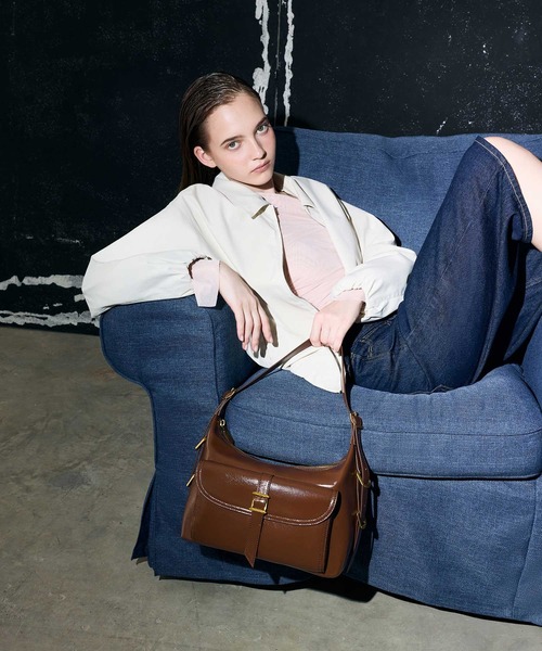 台湾 CHARLES&KEITH Bryna ベルトバックル ホーボーバッグ CHARLES & KEITH Bryna ブライナ ベルトホーボーバッグ （Cream