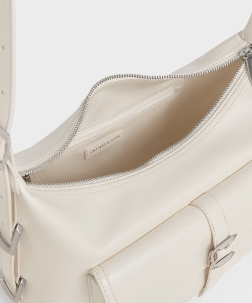 CHARLES & KEITH◆Bryna ベルトバックル バックパック◆送料込 Bryna ブライナ ベルトバケットバッグ（ショルダーバッグ