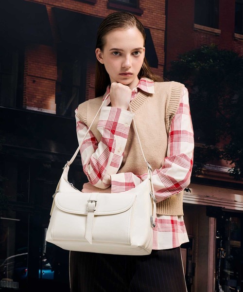 追跡★Charles&Keith Bryna ベルトバックル ショルダーバッグ Bryna ブライナ ベルトホーボーバッグ（ショルダーバッグ