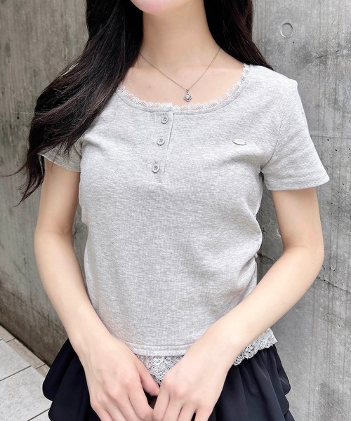 INGNI（イング） tシャツ ヘンリーレース付プレートロゴリブトップス