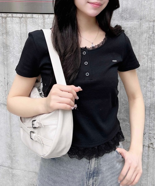 INGNI tシャツ ヘンリーレース付プレートロゴリブトップス