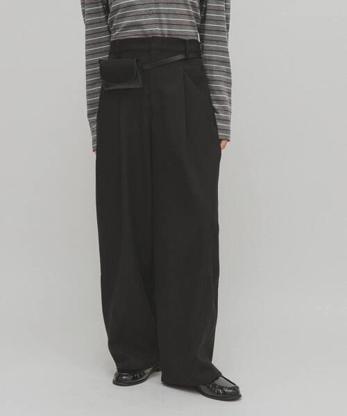 KBF（ケービーエフ） パンツ バレルレッグタックスラックス レディース