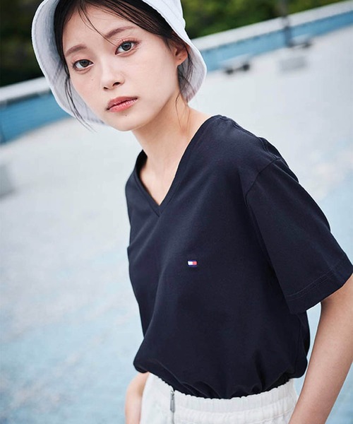 tシャツ 「オンライン限定」トミーヒルフィガー ワンポイントロゴVネックオーバーサイズTシャツ メンズ レディース | TOMMY HILFIGER