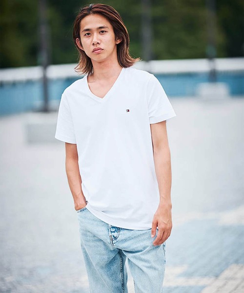 tシャツ 「オンライン限定」トミーヒルフィガー ワンポイントロゴVネックオーバーサイズTシャツ メンズ レディース | TOMMY HILFIGER | 10
