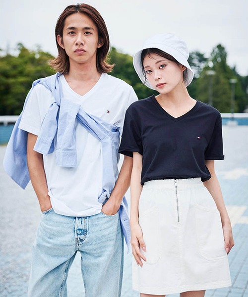 tシャツ 「オンライン限定」トミーヒルフィガー ワンポイントロゴVネックオーバーサイズTシャツ メンズ レディース | TOMMY HILFIGER | 18