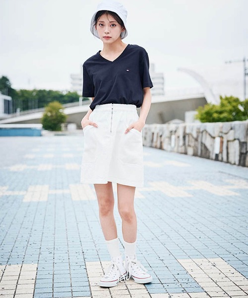tシャツ 「オンライン限定」トミーヒルフィガー ワンポイントロゴVネックオーバーサイズTシャツ メンズ レディース | TOMMY HILFIGER | 22