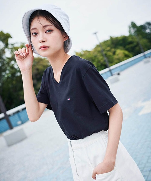tシャツ 「オンライン限定」トミーヒルフィガー ワンポイントロゴVネックオーバーサイズTシャツ メンズ レディース | TOMMY HILFIGER | 20