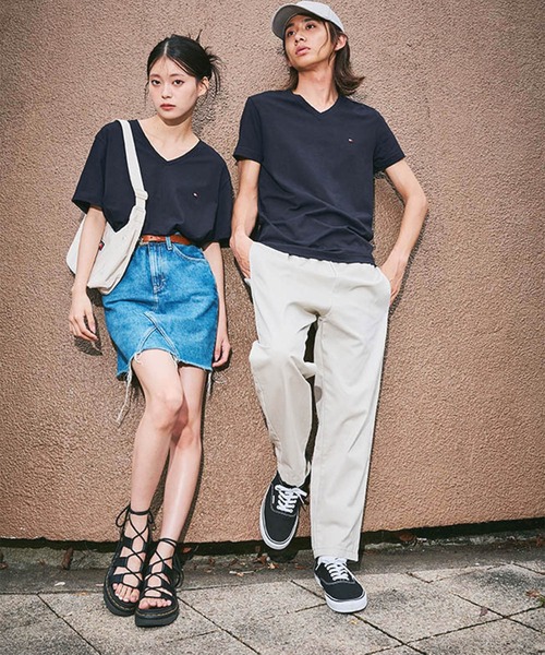 tシャツ 「オンライン限定」トミーヒルフィガー ワンポイントロゴVネックオーバーサイズTシャツ メンズ レディース | TOMMY HILFIGER | 25
