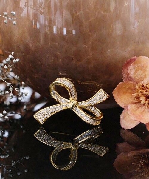 SWAROVSKI（スワロフスキー） ブローチ 「公式」「スワロフスキー