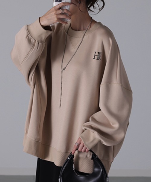 HUG.U（ハグユー） トレーナー スウェット 刺繍スウェットプルオーバー