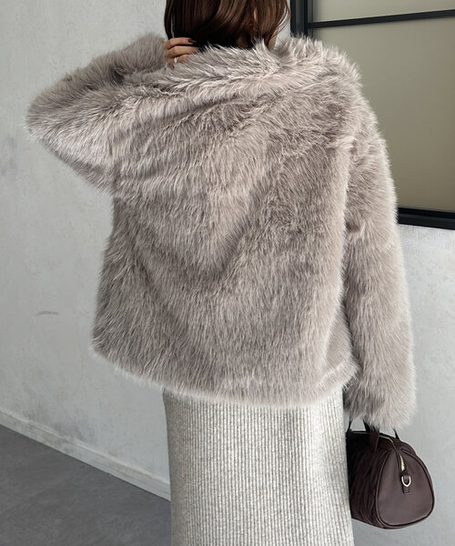 Thevon（ゼヴォン） コート アウター ファーシャギースタンド