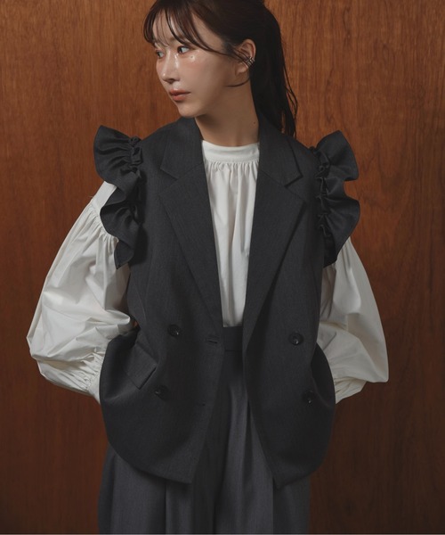 ベスト ジレ アウター ダブルボタン 肩フリル 無地 大人可愛い I_am ベスト ジレ shoulder frill double button vest