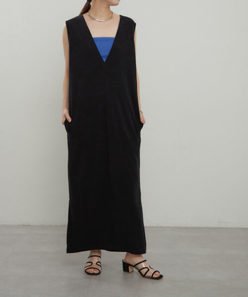 d.i.aの新品パイル生地のワンピ earthy_ ワンピース パイルVネックロングワンピース : ZOZOTOWN