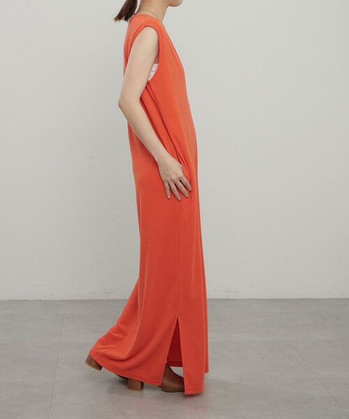d.i.aの新品パイル生地のワンピ earthy_ ワンピース パイルVネックロングワンピース : ZOZOTOWN