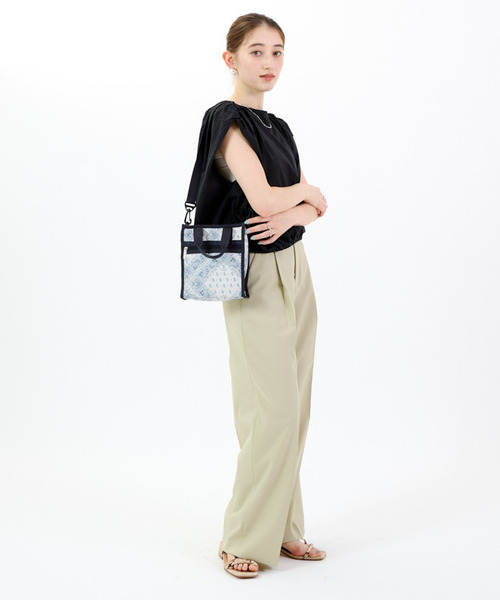 【レスポートサック】ペイズリー バンダナ柄 2wayショルダーバッグ 白×紺 LeSportsac - 【レスポートサック】ペイズリー バンダナ柄 2way