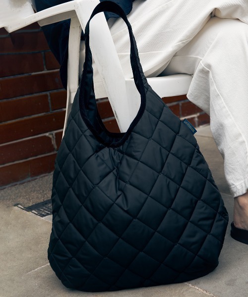 新品 定価33000円 イギリス製 ラベンハム ショルダートートバッグ LAVENHAM（ラベンハム） ショルダーバッグ Quilted Round Bag Unisex
