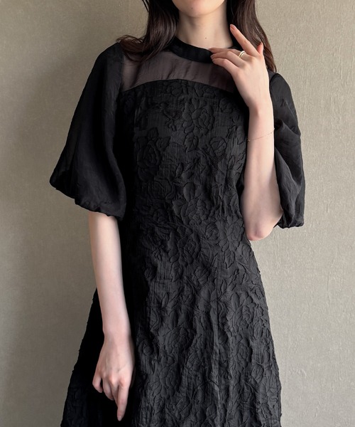 JUNOAH（ジュノア） ワンピース 半袖 パフスリーブフラワージャガード