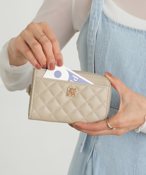 ALTROSE（アルトローズ） カードケース マチ付き キーチェーン 財布