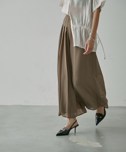 パンツ ROMIO Side pleated half pants Side pleated half pants – ROMIO