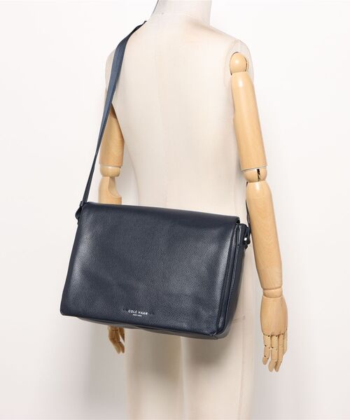 新品未使用　COLE HAAN ブラックレザー メッセンジャーバッグ　ビジネス COLE HAAN（コールハーン） ショルダーバッグ ベルモント