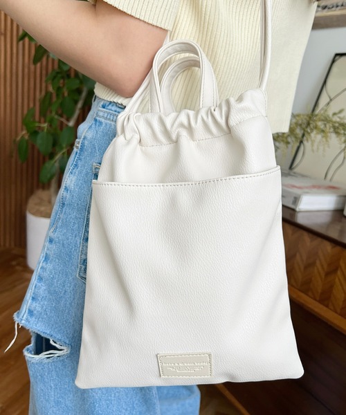 OVHEE Mignon Shoulder Bag Ivory/フェイクレザー 肩掛け バッグ ストラップ付フェイクレザーハーフムーンショルダーバッグ