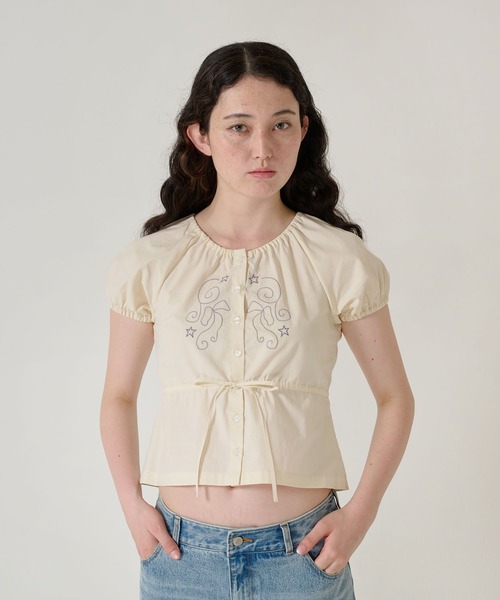 TINA：JOJUN 刺繍入り ウエストリボンブラウス 刺繍入り ウエストリボンブラウス TINA：JOJUN（シャツ/ブラウス