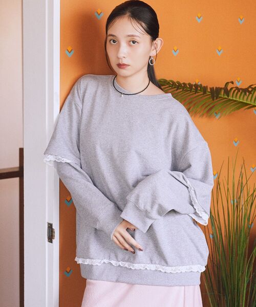 【未使用】Sheglit 刺繍入りチョーカー付き カットソー earth music&ecology（アース ミュージック＆エコロジー） チョーカー