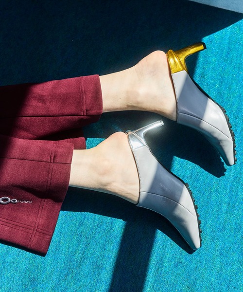 OMMO（オーエムエムオー） サンダル ミュール ASYMME METALLIC HEEL