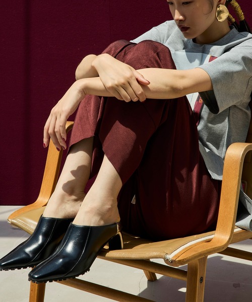 OMMO（オーエムエムオー） サンダル ミュール ASYMME METALLIC HEEL